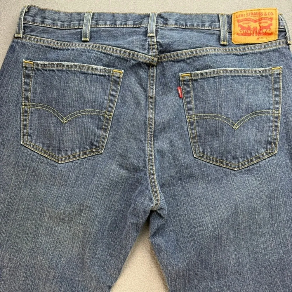 Levi Strauss Jeans Mens 38x30 (fits 38x28) Blue 559 Relaxed Straight Leg Casual‎